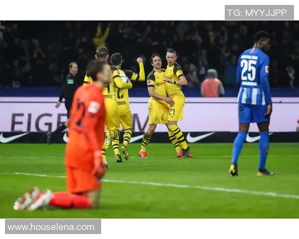 柏林赫塔逆转门兴格拉德巴赫,德甲比赛精彩一幕再现 柏林赫塔逆转门兴格拉德巴赫,德甲比赛精彩一幕再现