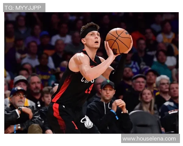 热火新秀在生涯首秀中砍下超高分,被誉为未来之星 热火新秀在生涯首秀中砍下超高分,被誉为未来之星